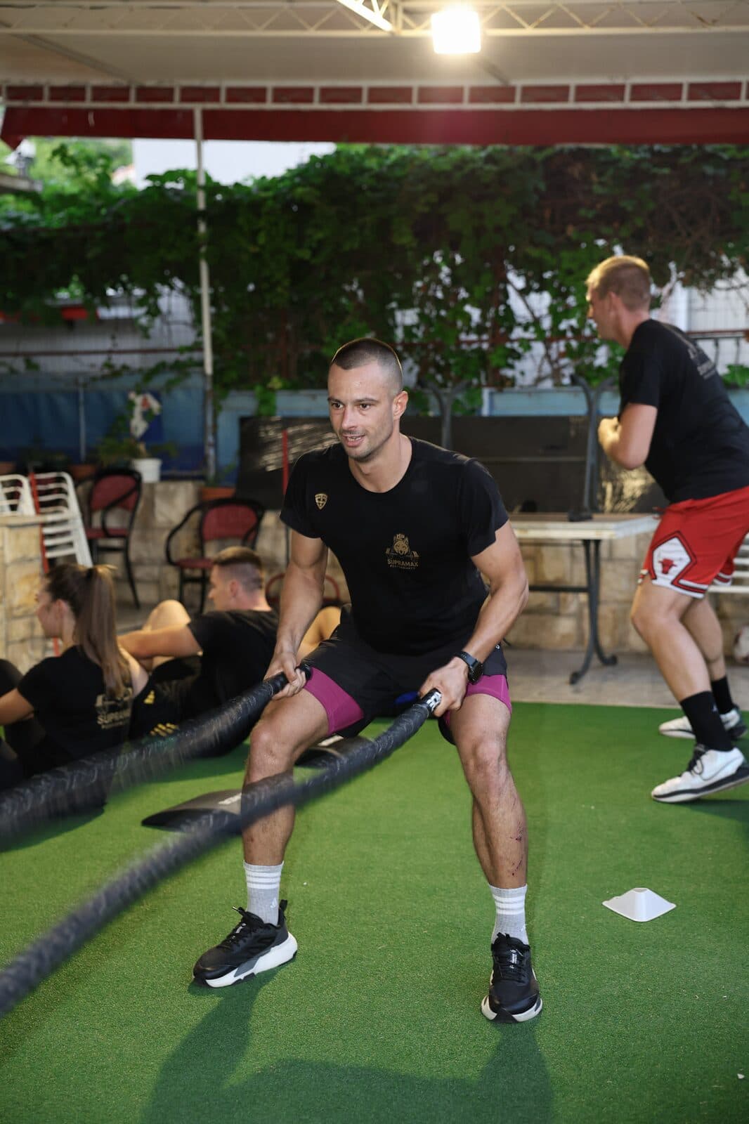 Battle ropes na vanjskom terenu