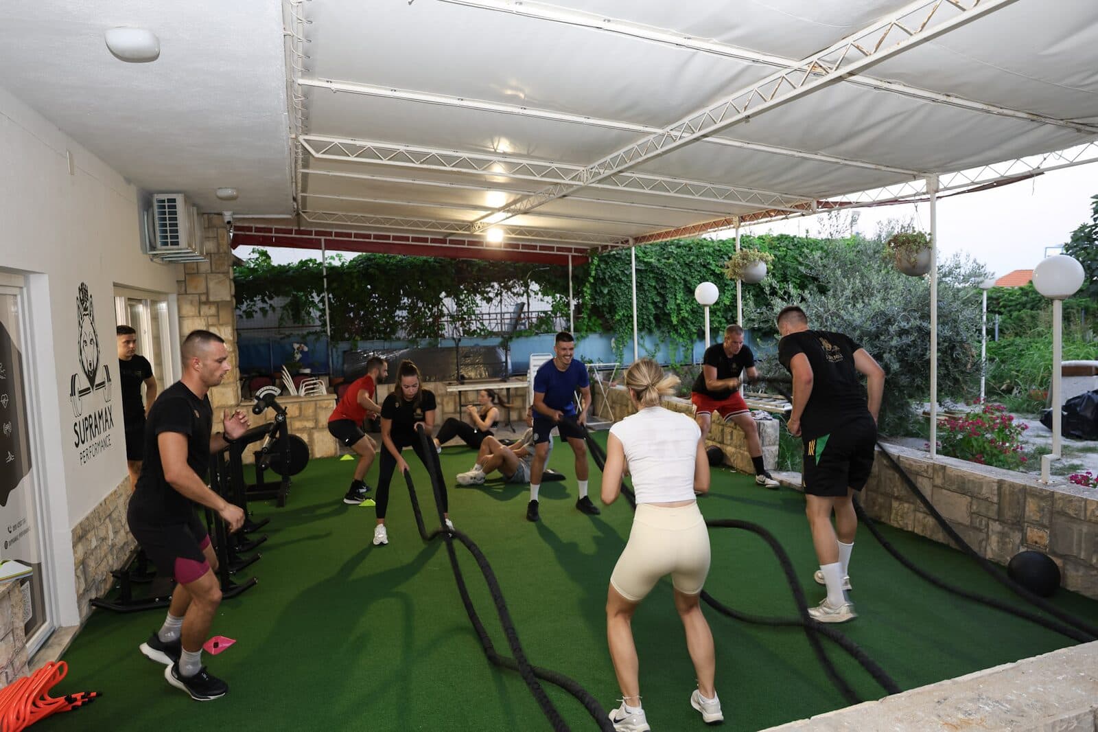 Grupni trening na vanjskom terenu